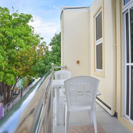 Nalaveshi Inn Huraa Exterior photo